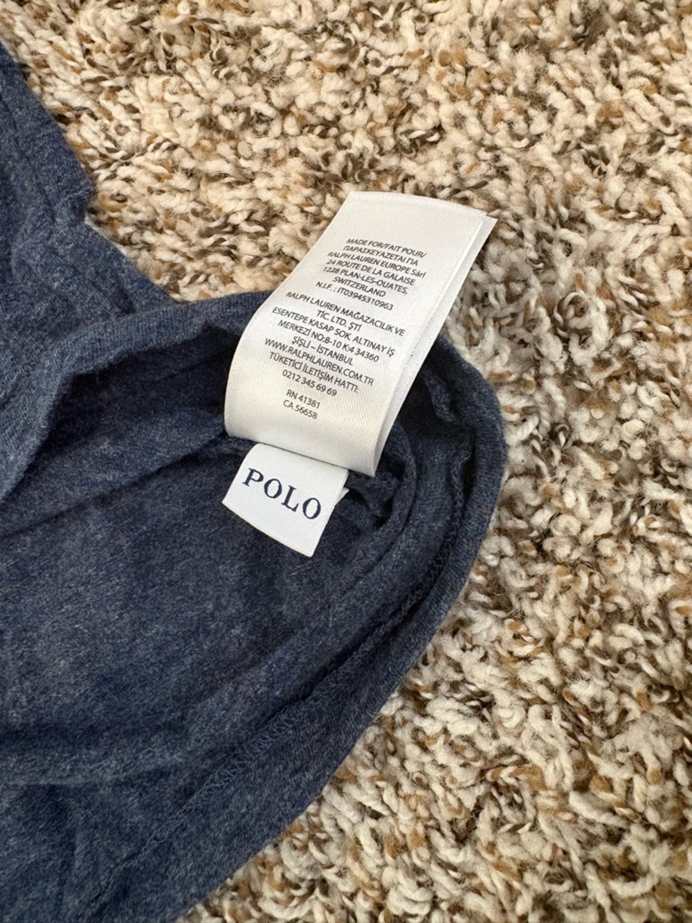 Polo Ralph Lauren- V-Neck T-Shirt in Navy large - Picture 3 of 7
